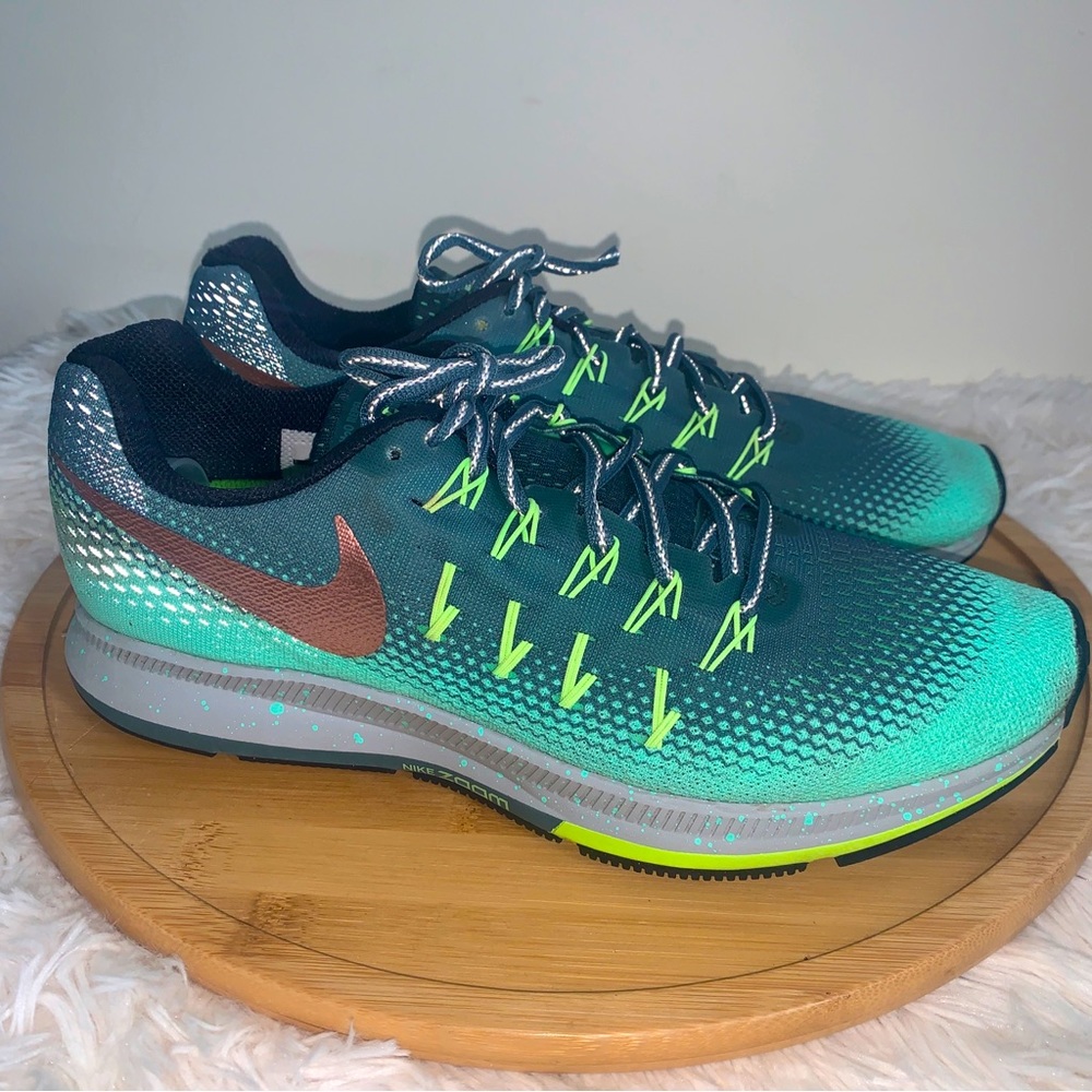 Nike Athletic Shoes in Teal and Neon Yellow